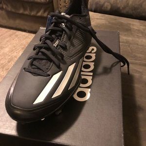 Men’s size 8 Baseball cleats
